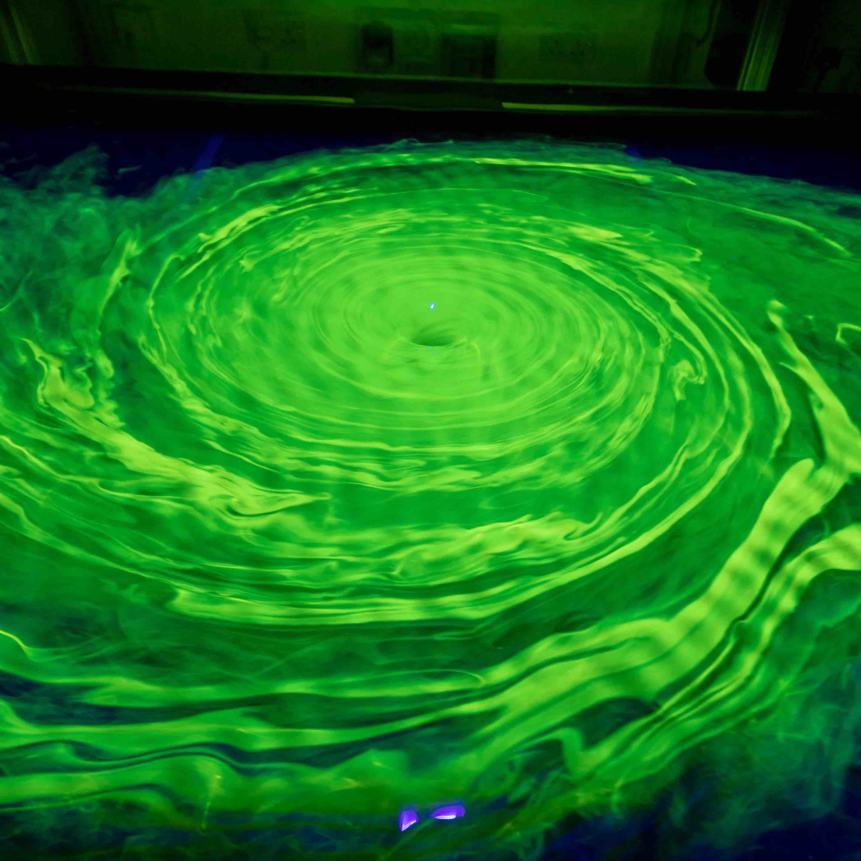 research_Hydrodynamic Black Hole Simulator